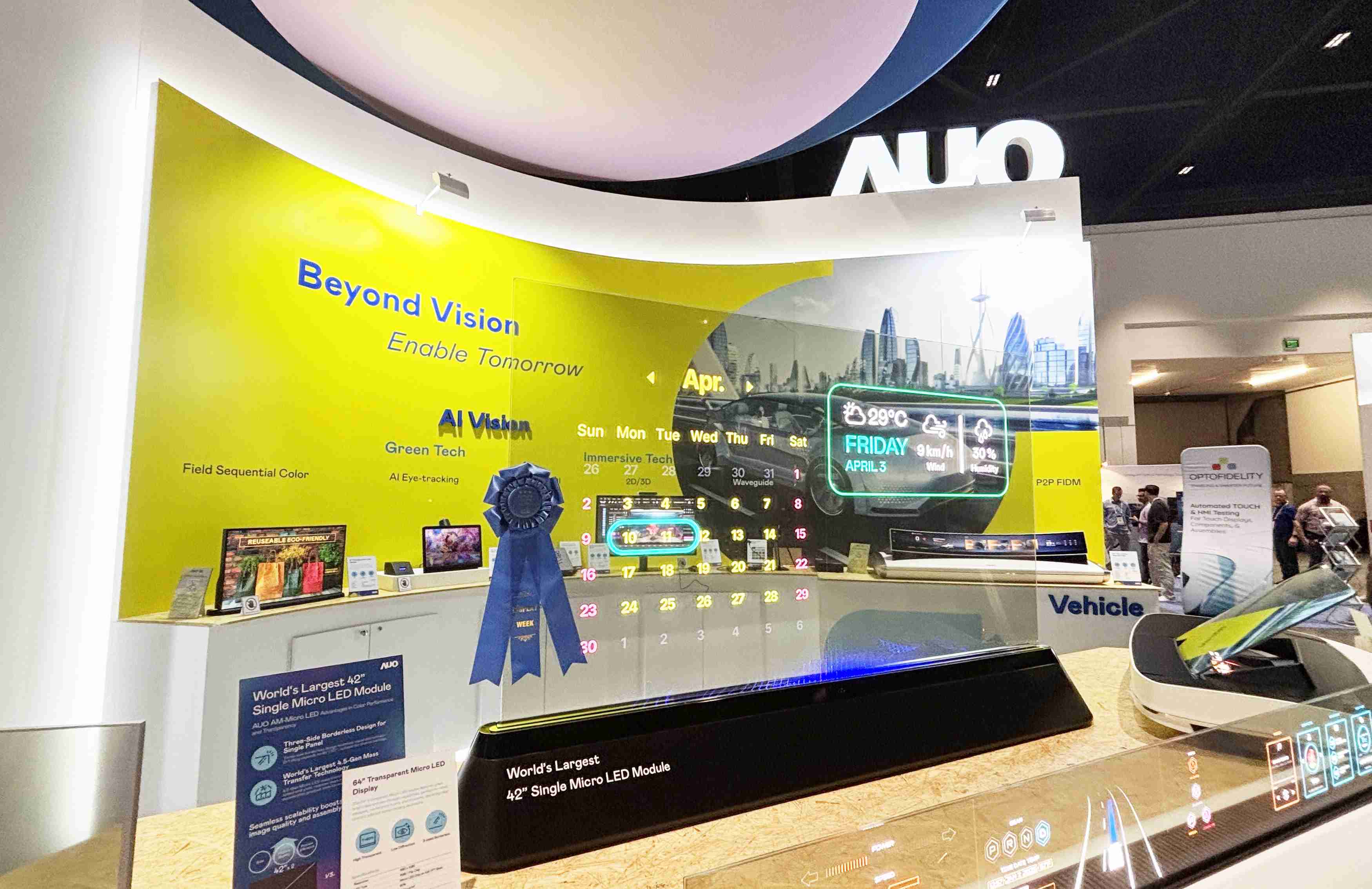 云顶国际8588yd64吋透明Micro LED显示器获〝最佳Micro LED技术应用奖〞，，，，其绝妙的透明穿透特性，，同时具备1,000 nits的高亮度表现，，，，并透过精细的无缝拼接延伸，，，，可依需求灵活应用于多元场域，，，展现出Micro LED显示技术划时空的无限潜力